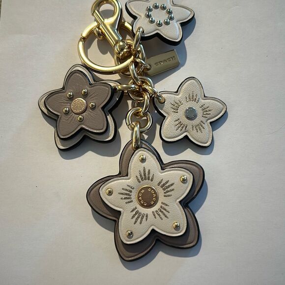 COACH Tearose Leather Keychsin - Picture 1 of 6